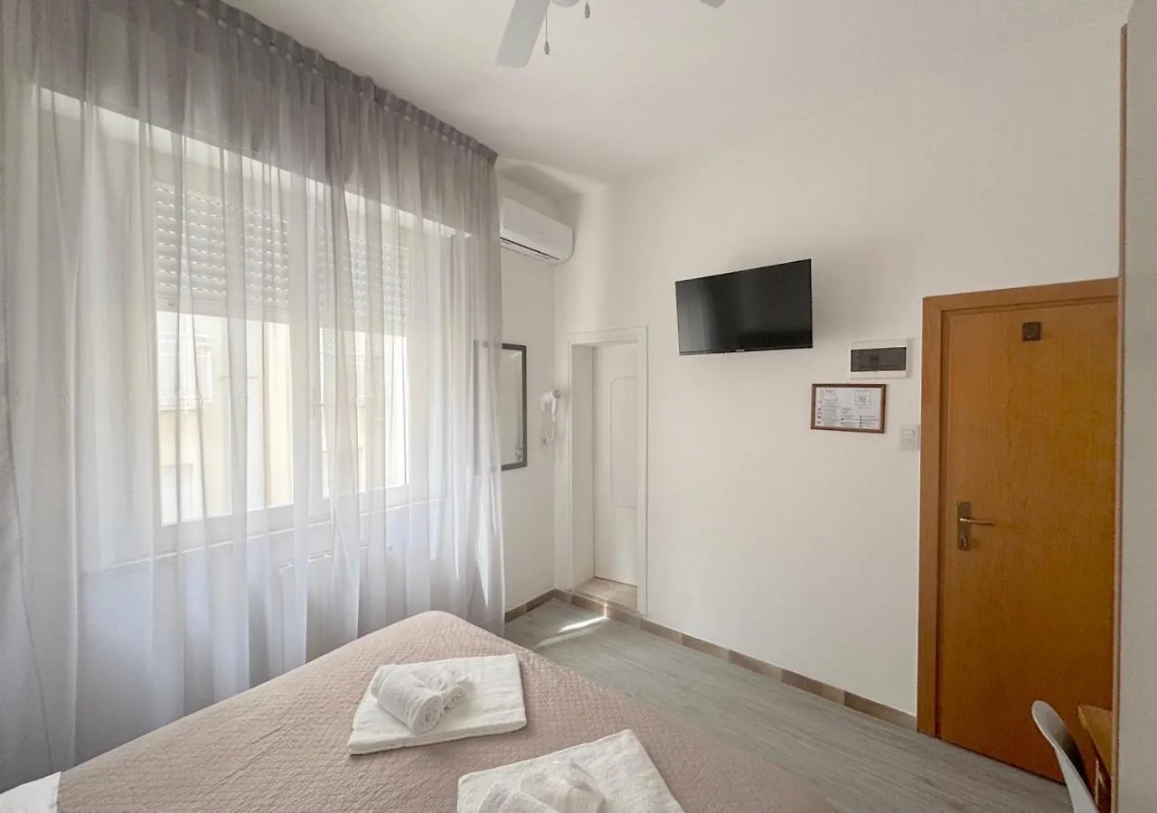 Hotel Ariva Rimini 2*,  Italien